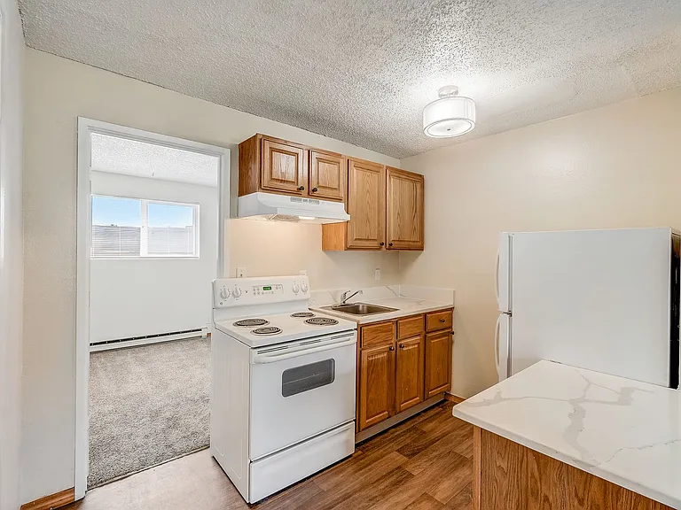 Brentwood Apartments — Photo 23