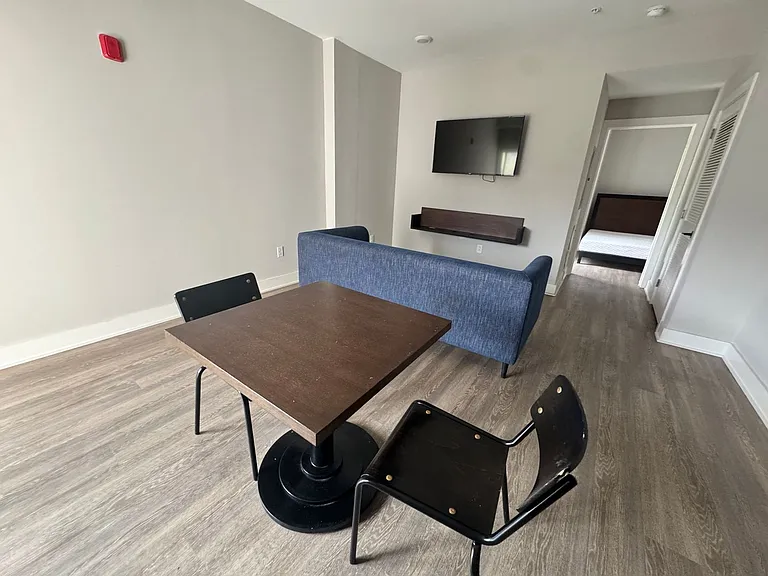 1310 N Broad St — Photo 34