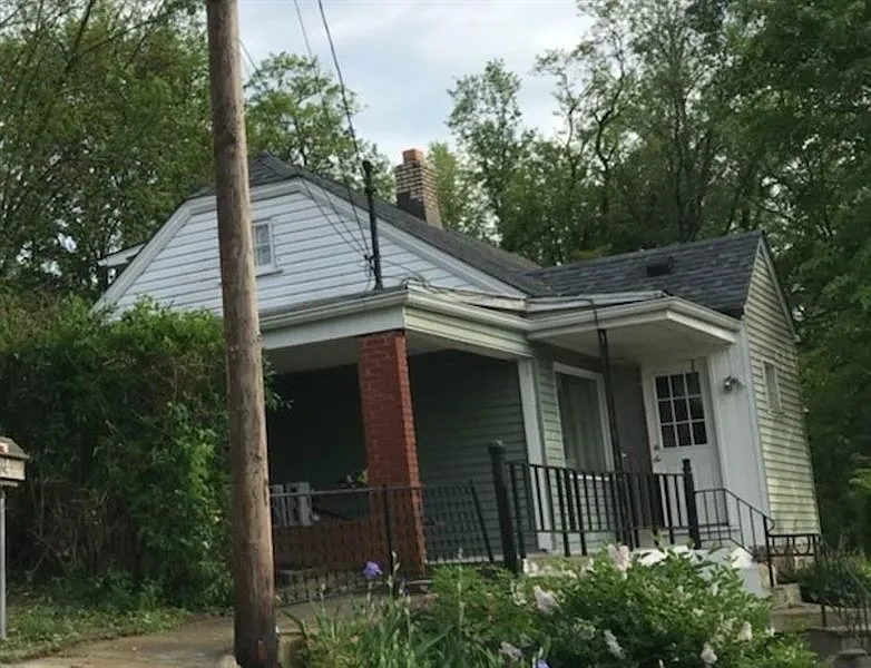 1504 Millard St photo 1