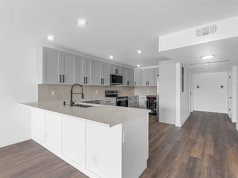 2800 N Palm Aire Dr #310 — Photo 6