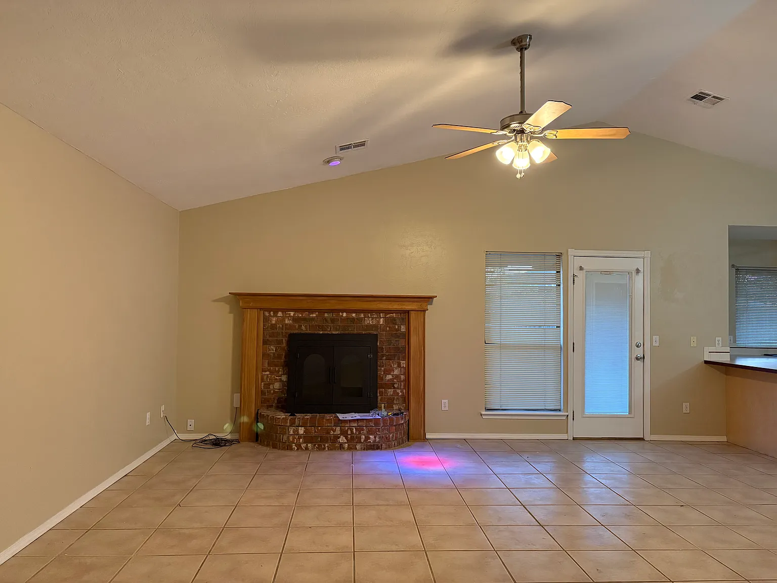 3 bed, 1500 sqft, $1,575 — Photo 3