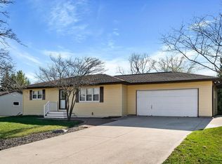 385 Prairie Run, Grafton, WI 53024