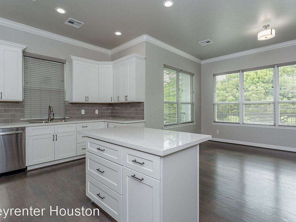 1st image of 4501 Larch Ln #A