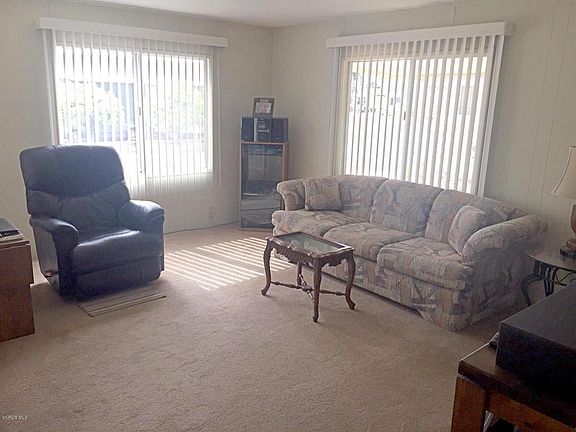 2nd image of 125 Lilac Way #125