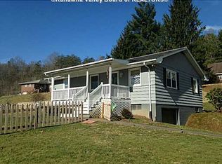 17 Rustic Hill Rd, Charleston, WV 25312