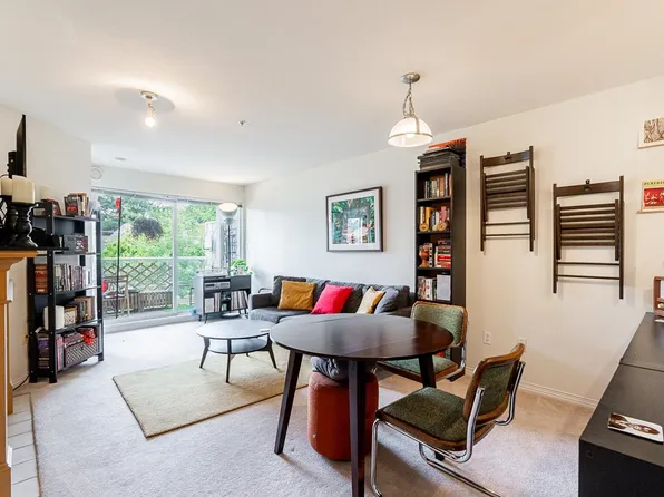 2929 W 4th Ave #306, Vancouver, BC V6K 4T3