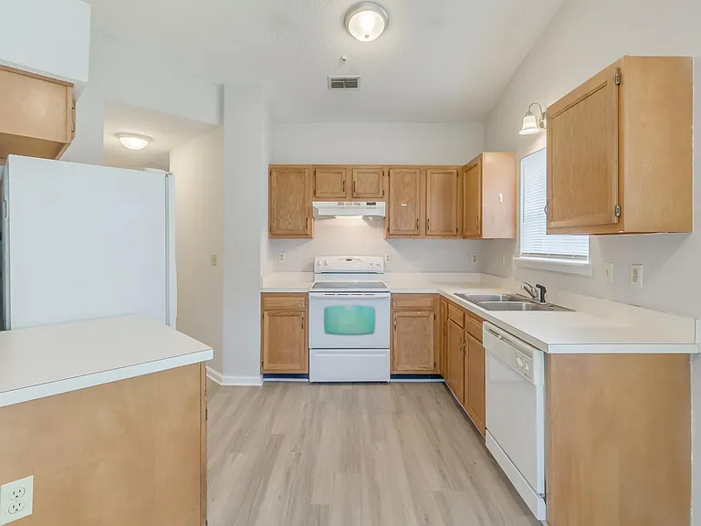 4172 Davie Ct — Photo 6
