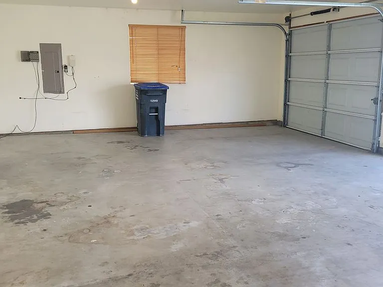 1349 E Greens Loop — Photo 37