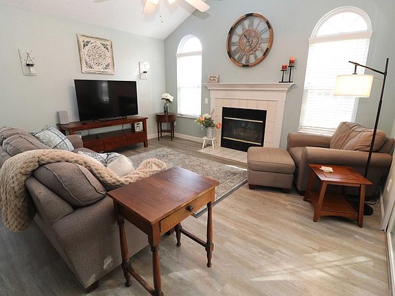 4th image of 6068 Glen Village Dr