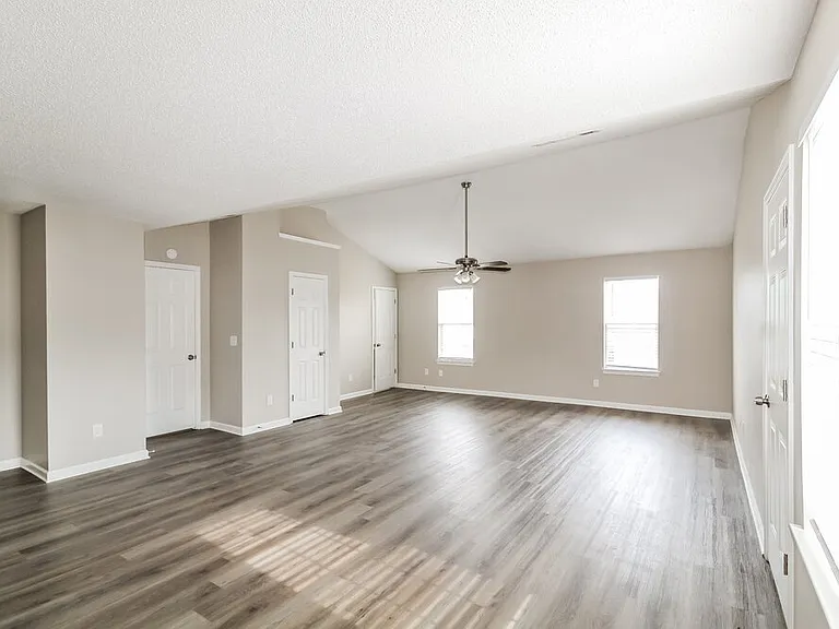 6243 Sayler Park — Photo 10