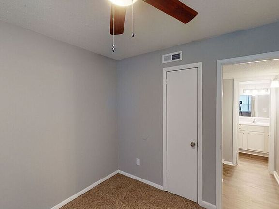 3rd image of 4031 Hunters Ridge Dr SW APT 3
