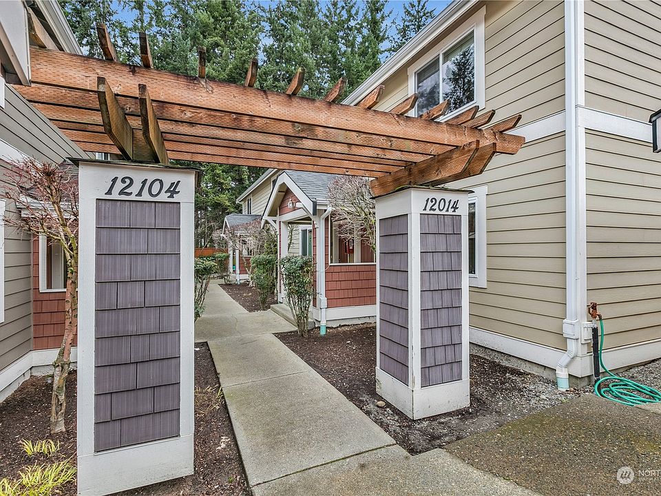 1st image of 12014 113th Avenue Ct E #17