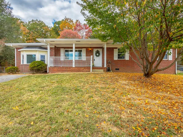 134 Laurelwood Cir, Rossville, GA 30741