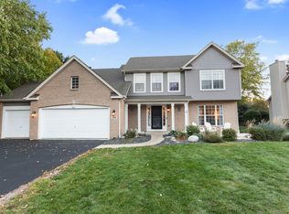 466 Greenview Ln, Oswego, IL 60543
