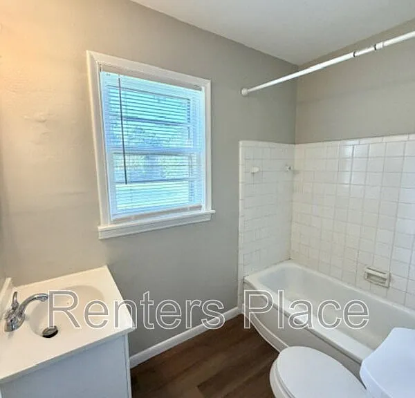 1428 E 52nd St — Photo 11