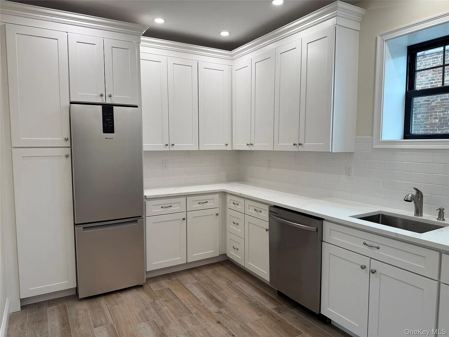2 bed, 1.0 bath, 800 sqft, $3,600 — Photo 4