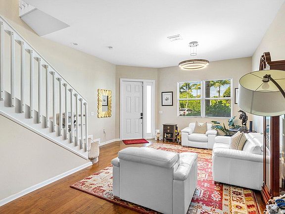 5th image of 1875 Highland Grove Drive