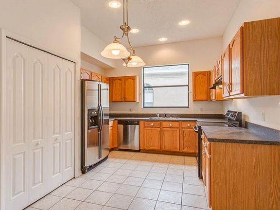 5th image of 843 Whispering Cypress Ln