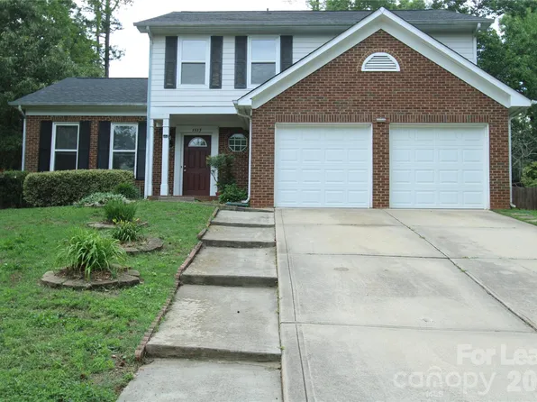 1513 Pine Mountain Rd, Charlotte, NC 28214