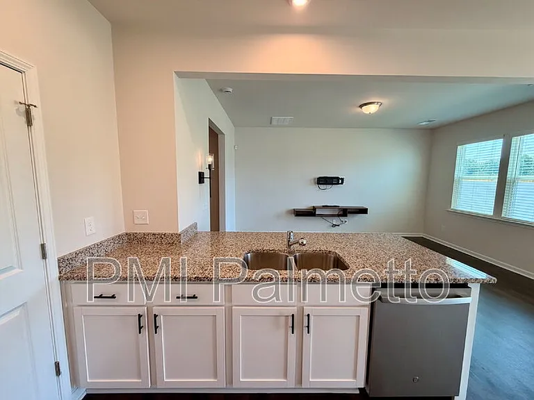 1074 Cornelia St — Photo 10