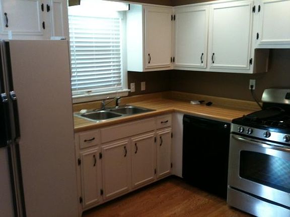 2nd image of 3518 Dutchmans Ln