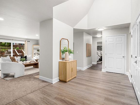 3rd image of 2769 Valencia Rd