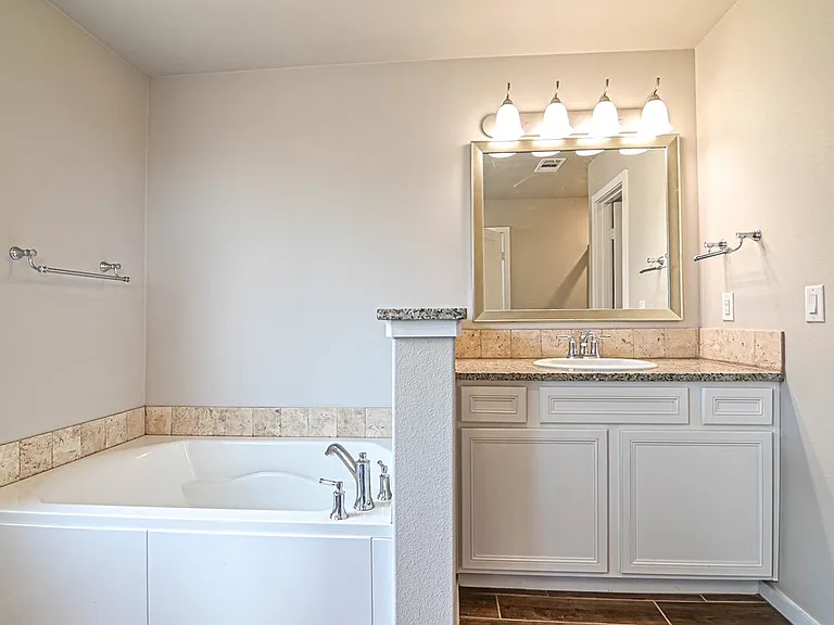 6914 Outlaw Ct — Photo 16