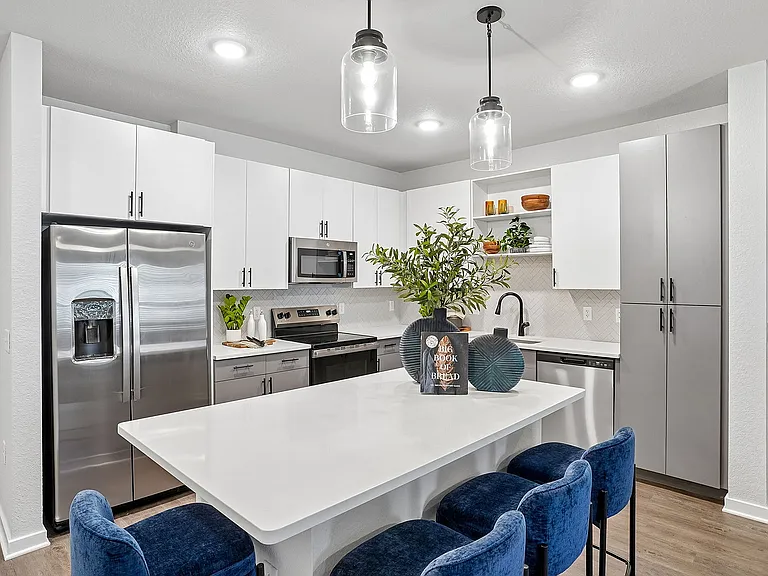 12-web-or-mls-4555 Grv Spgs Cir-Unit 107-S1605-012