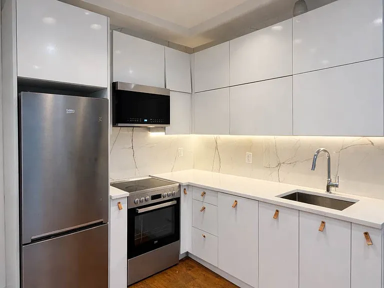 2561 Bedford Ave #4B — Photo 1