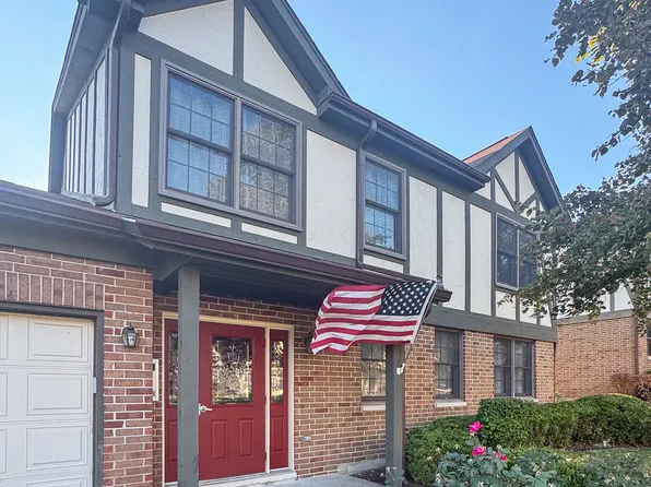 316 Carriage Way Unit D, Bloomingdale, IL 60108