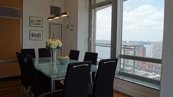 Sold by Real Direct | media 8