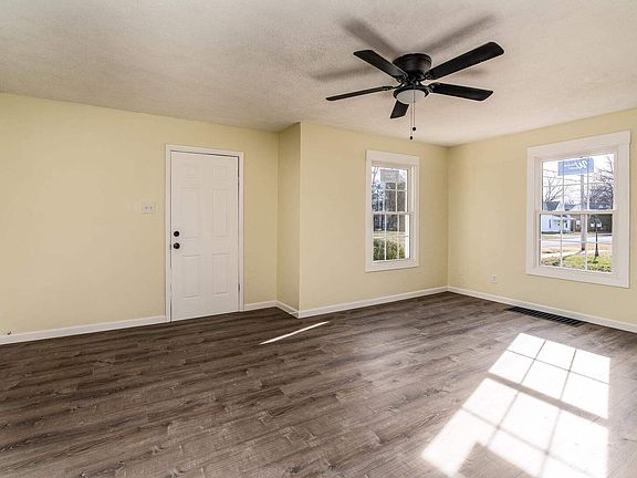 5th image of 407 Church St