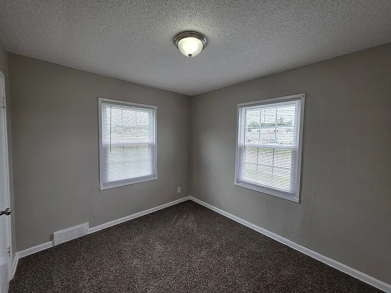 9500 Harrison St — Photo 12
