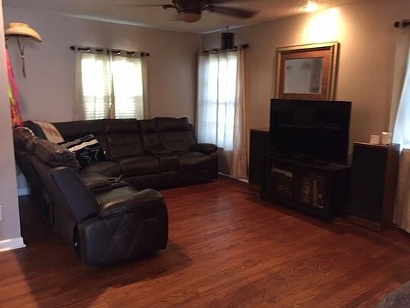 2nd image of 1708 Glenwood Cir
