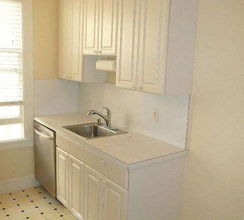 2nd image of 1555 Greenwich St APT 9