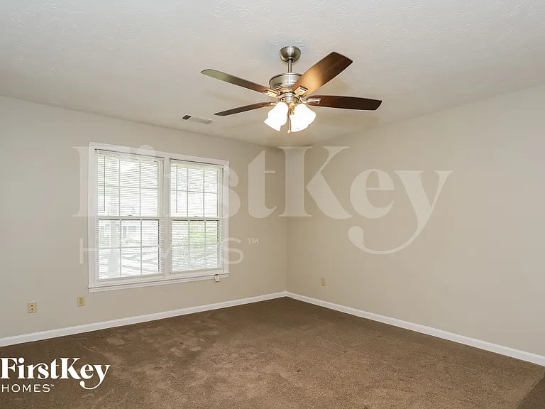 3900 Hadley Farm Dr — Photo 8