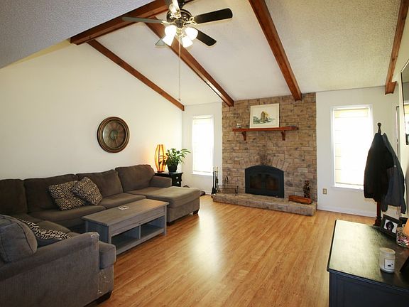 5th image of 132 Heritage Ave