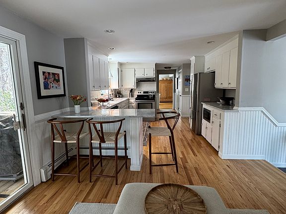 Sitting area kitchen
