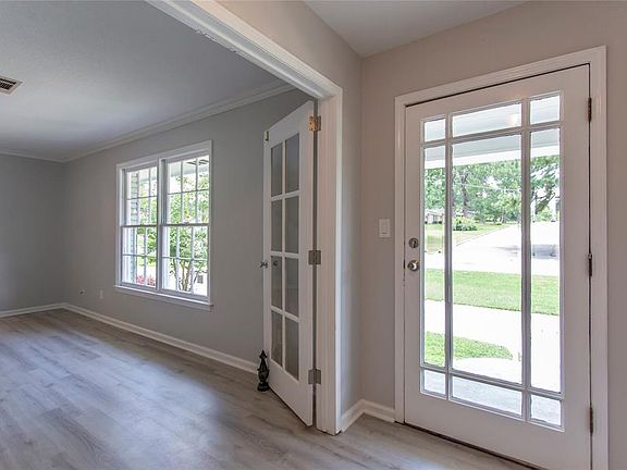 5th image of 619 Bellehurst Dr