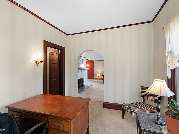 5th image of 15617 Lake Ave