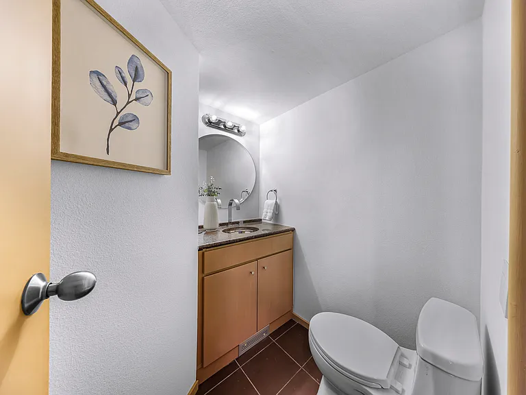 2261 W Lake Sammamish Pkwy SE — Photo 10