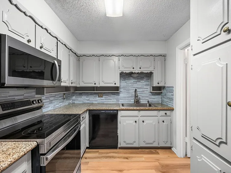 2019 Fleur De Lis Ct — Photo 12