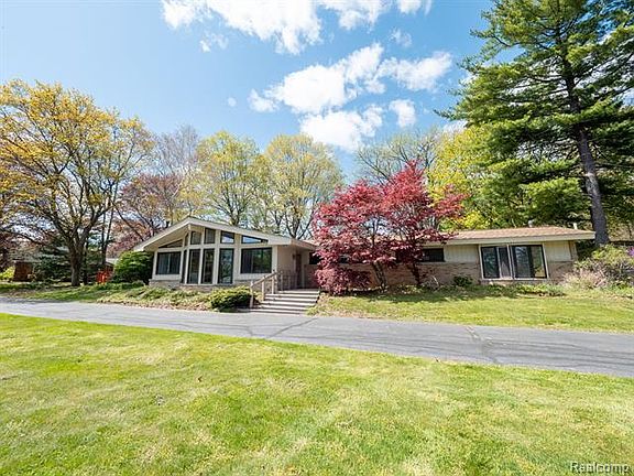 2nd image of 6360 Dakota Cir