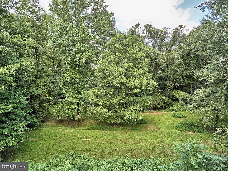 2nd image of 113 Grouse Dr