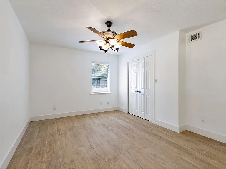 240 County Road 4360 — Photo 14