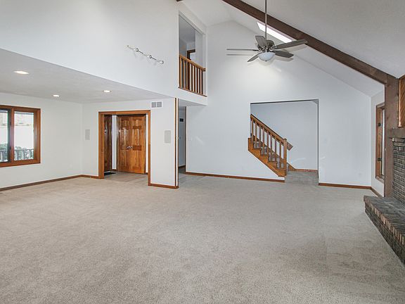 4th image of 8403 Lookout Ct