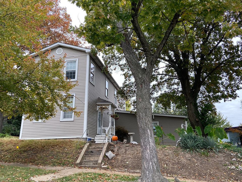 1st image of 3647 Robert Ave