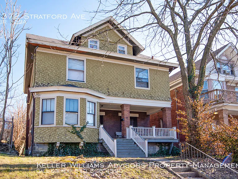 2372 Stratford Ave — Photo 6