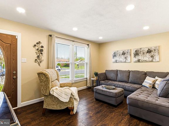 4th image of 434 Ridge Dr