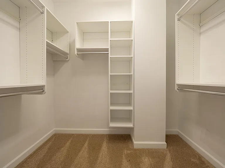 3040 Treadwell St — Photo 32